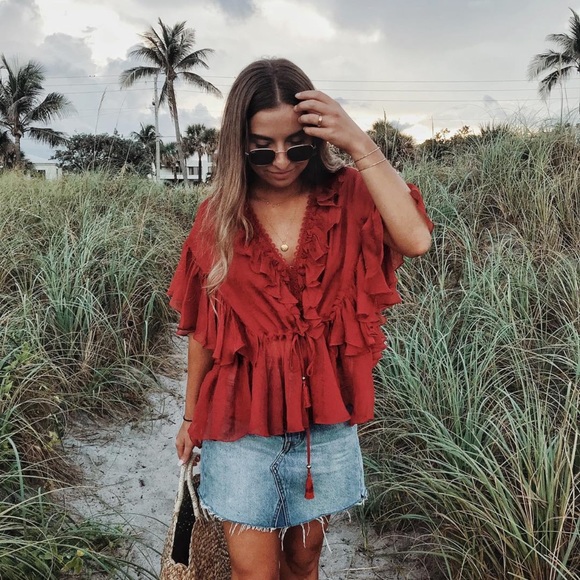 Shona Joy Red Ruffled Top - Picture 3 of 3